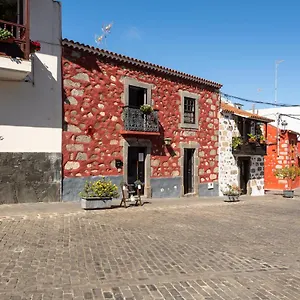https://la-casona-roja.in-canary-islands.com
