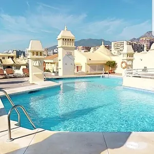 https://benalmadena-harbour-2br-w-rooftop-pool.1costadelsol.com