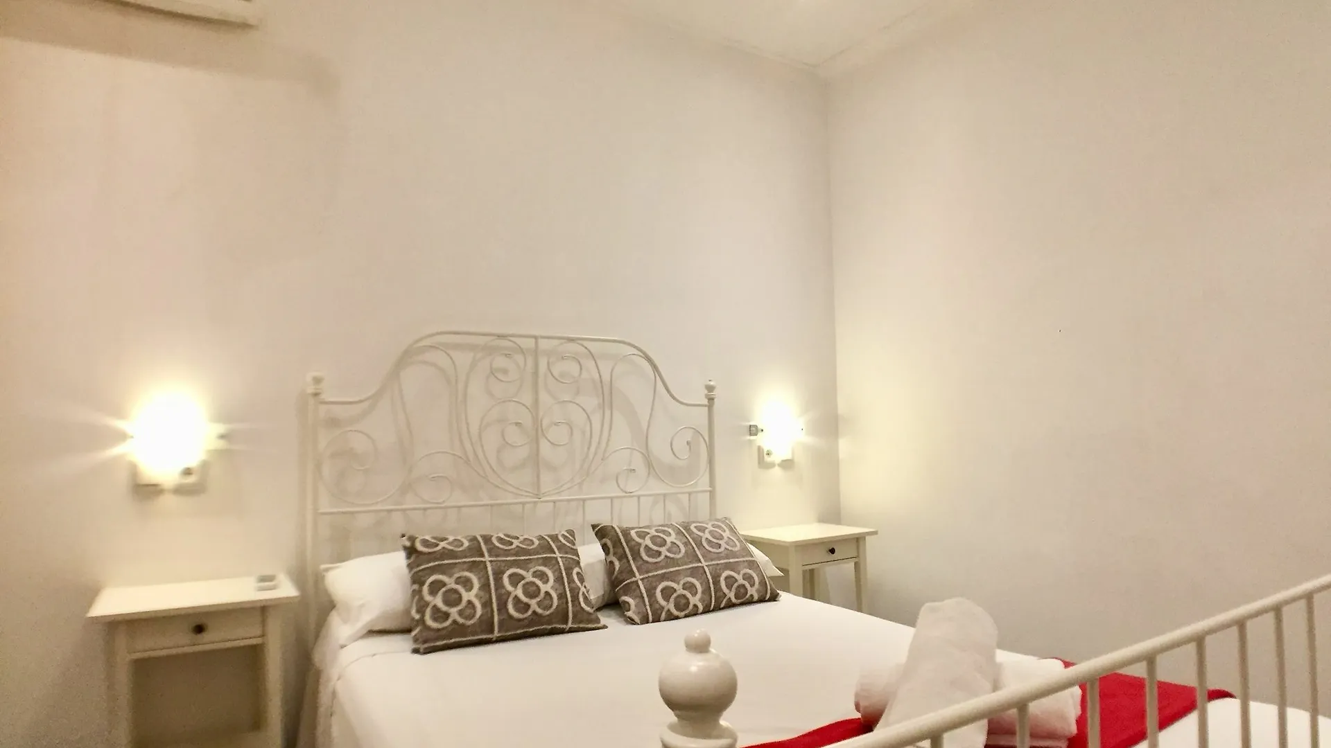 Charm Sagrada Familia Apartman Barcelona